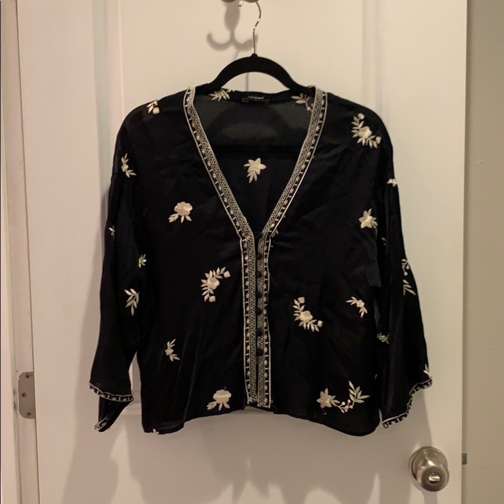 Kimono style blouse in black and white